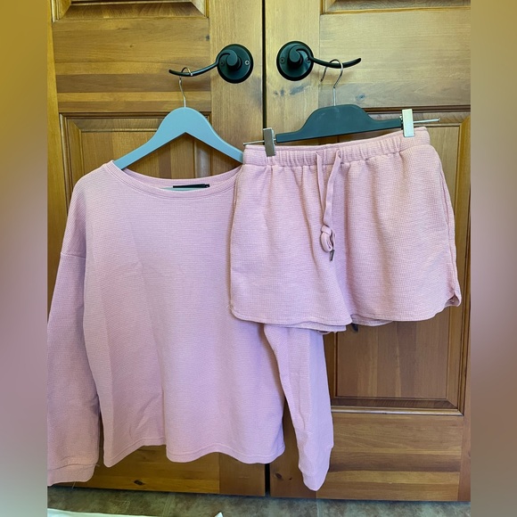 NEVER WORN lounge set - Picture 1 of 4